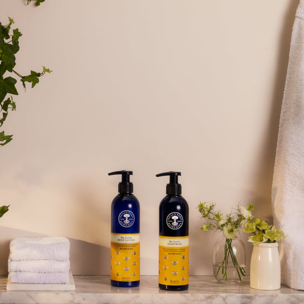 Neal's Yard Remedies Bundles Bee-utiful Hand & Body Duo